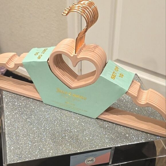 Juicy Couture Notched Shoulder Space Saving Heart Top Set of 10 Hangers- Pink - Picture 6 of 10